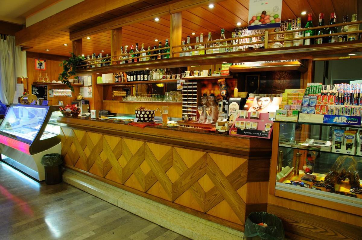 Hotel Dante Ponte nellʼAlpi Buitenkant foto