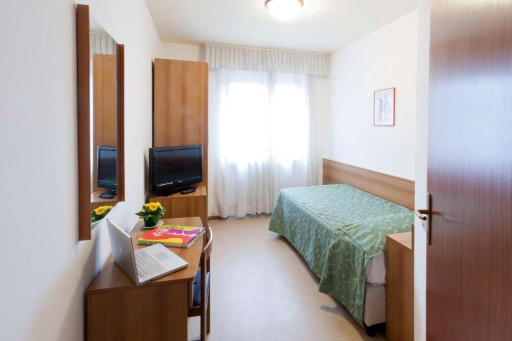 Hotel Dante Ponte nellʼAlpi Buitenkant foto