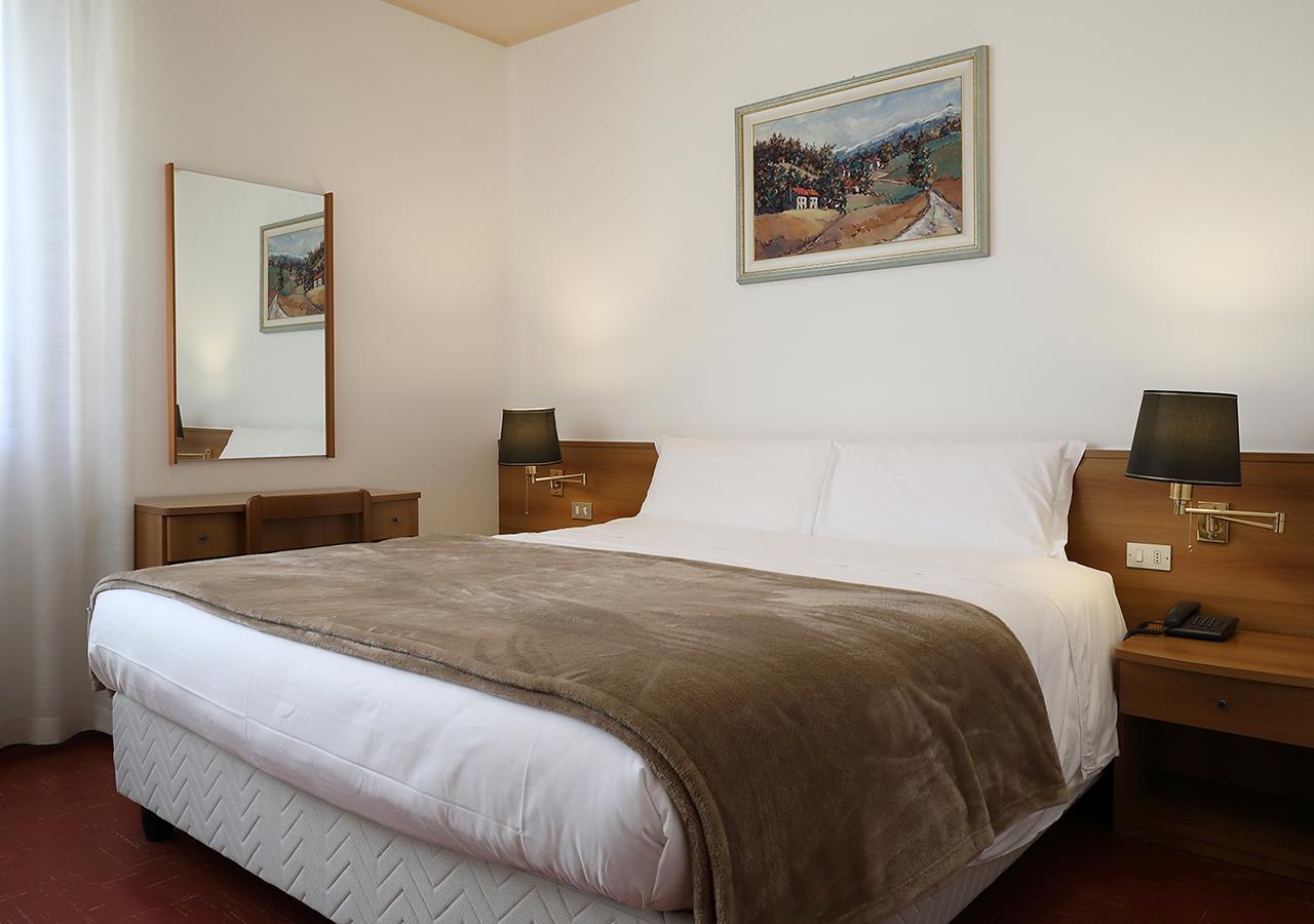 Hotel Dante Ponte nellʼAlpi Buitenkant foto