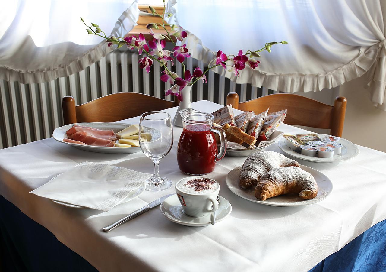 Hotel Dante Ponte nellʼAlpi Buitenkant foto